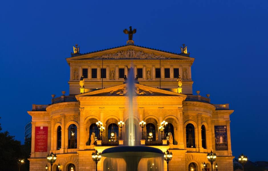 image showing the old opera house in frankfurt