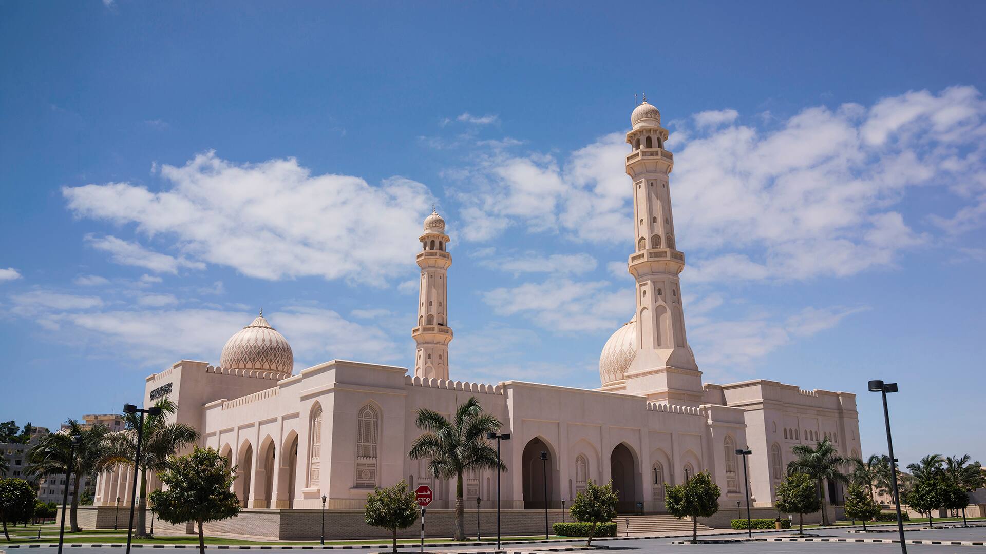 Sultan Qaboos Mosque, Salalah, Oman