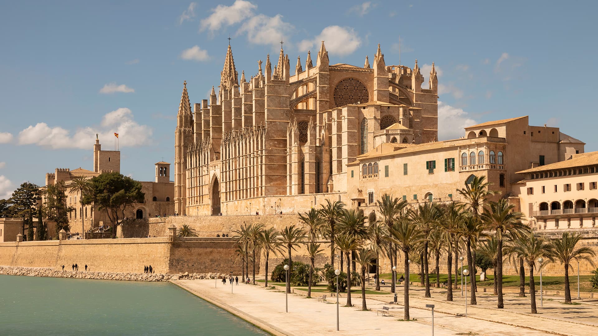 Spain, Balearic Islands, Palma, Exterior of Palma Cathedral in summer