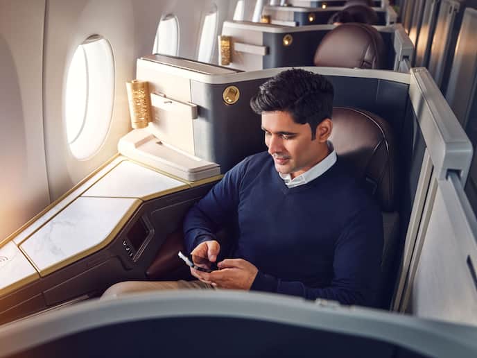 https://www.etihad.com/content/dam/eag/etihadairways/etihadcom/2025/global/products/plan/cabins-business-entertainment-and-connectivity.jpg?imwidth=480&imdensity=1