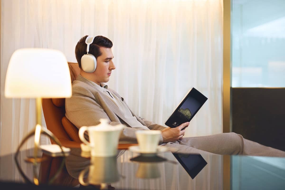 First Lounge