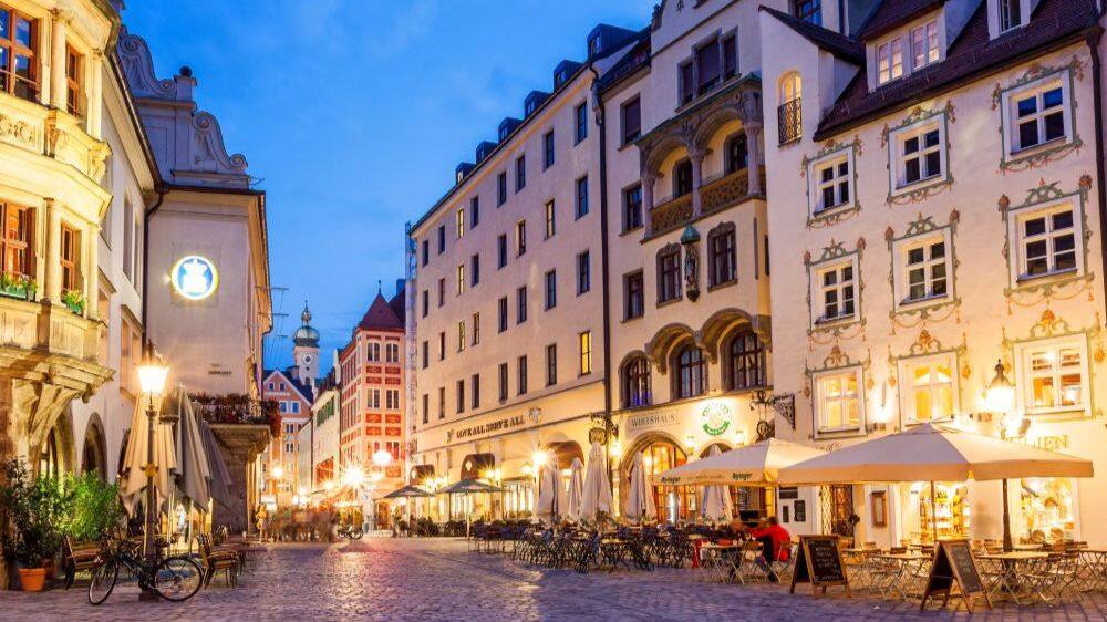 restaurants in platzl square in munich
