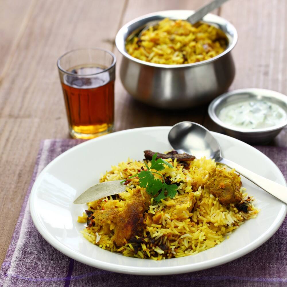 a plate of chicken biriyani hyderabad