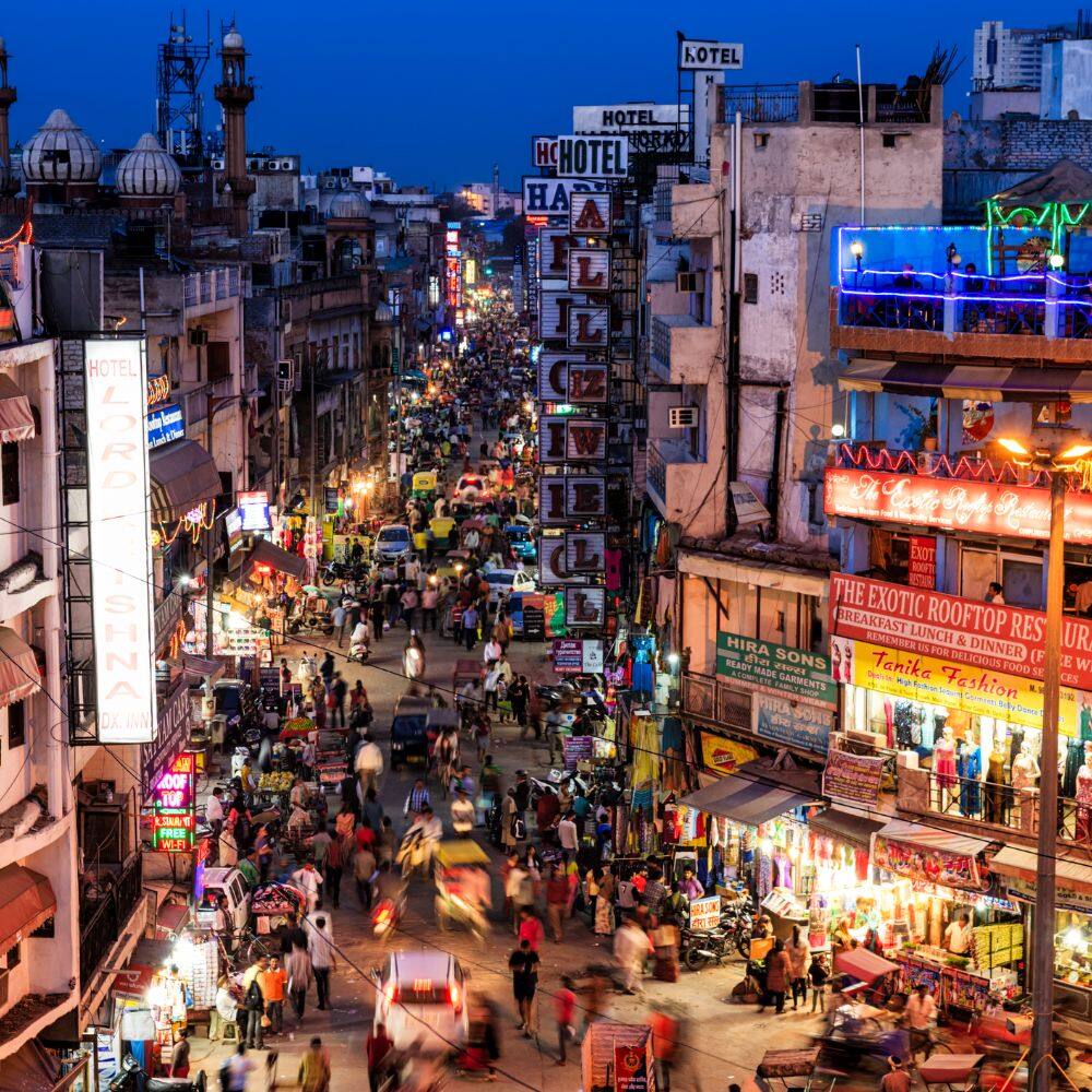 snapshot of the night life in delhi