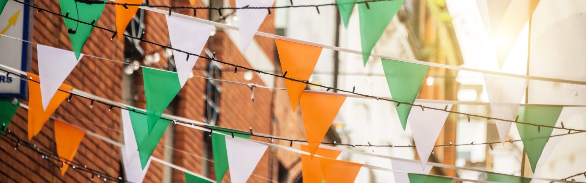 garland of irish flags