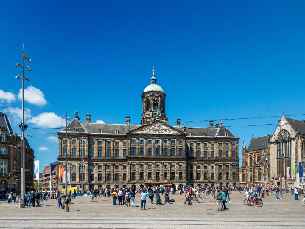 amsterdam central square 