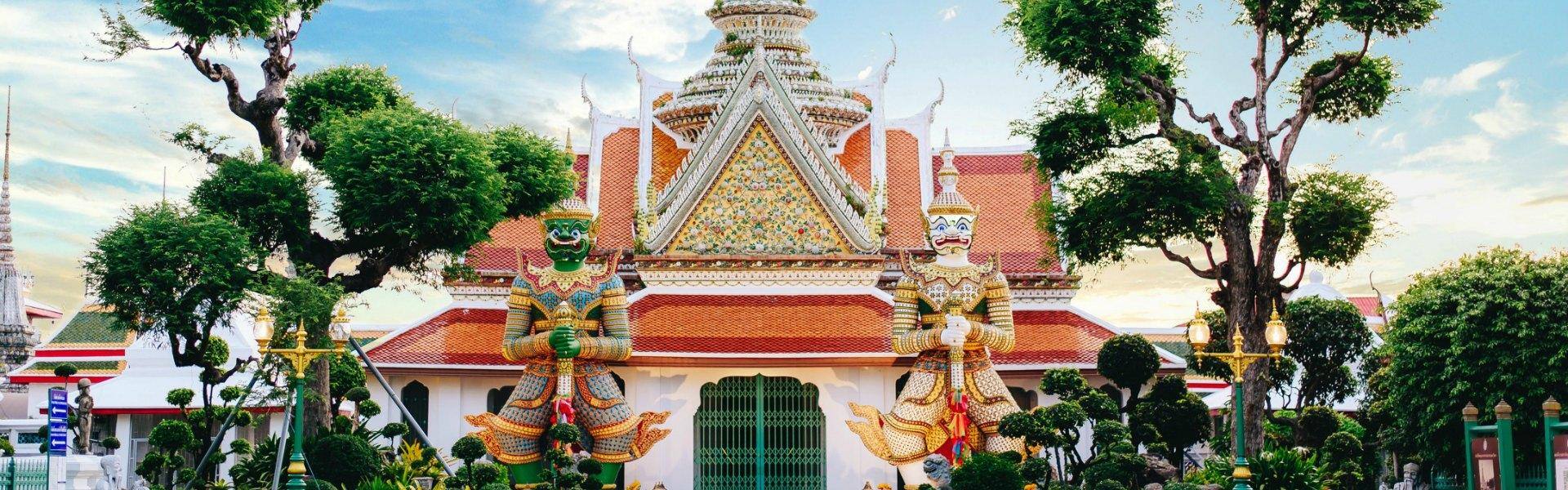 wat arun temple bangkok 