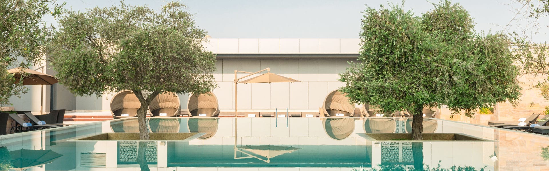 aloft hotel outdoor pool