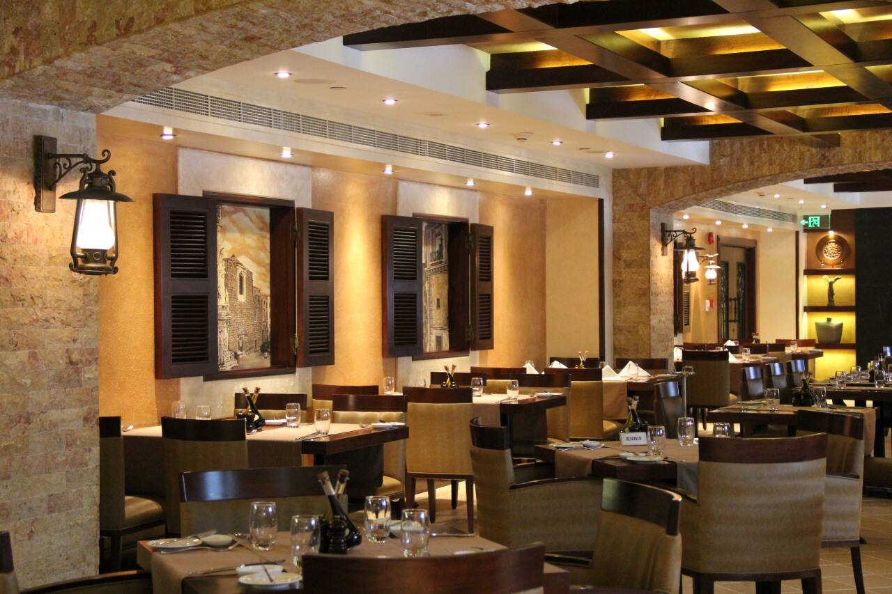 crowne plaza abu dhabi restaurant