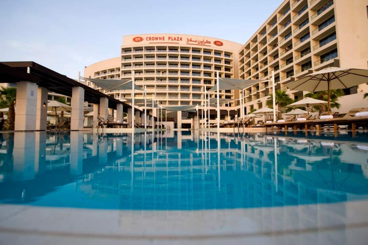 crowne plaza yas island hotel pool 