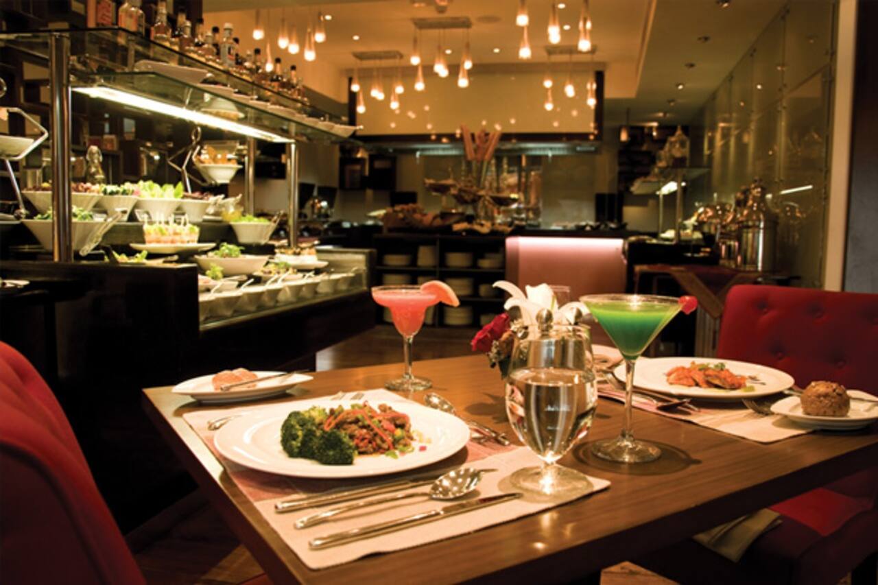 one to one hotel restaurant