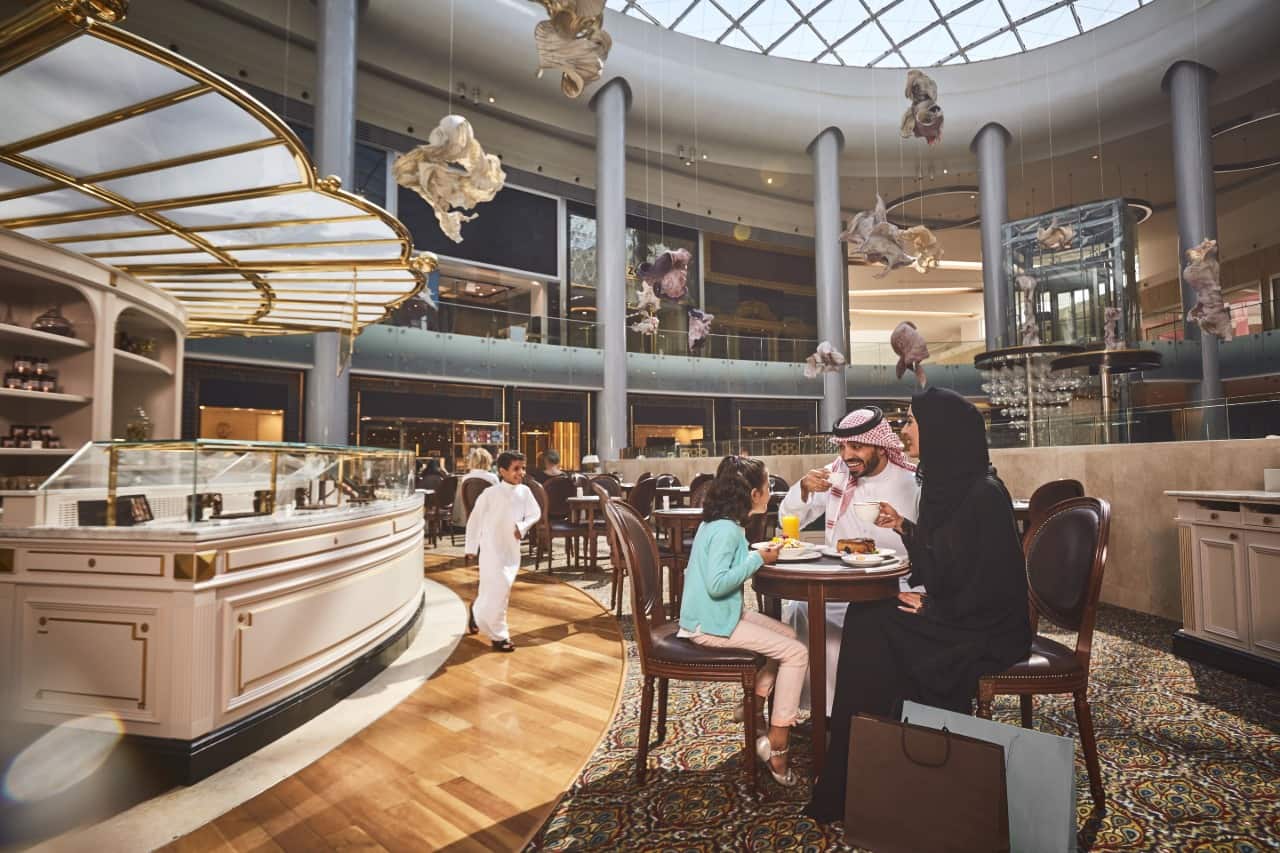 yas mall abu dhabi family dining