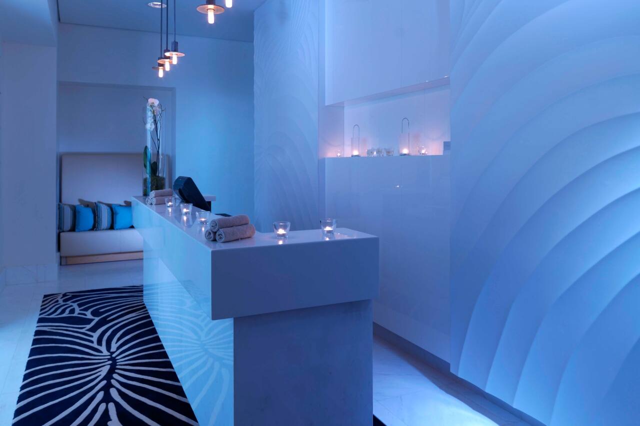 radisson blu relaxing spa with candles