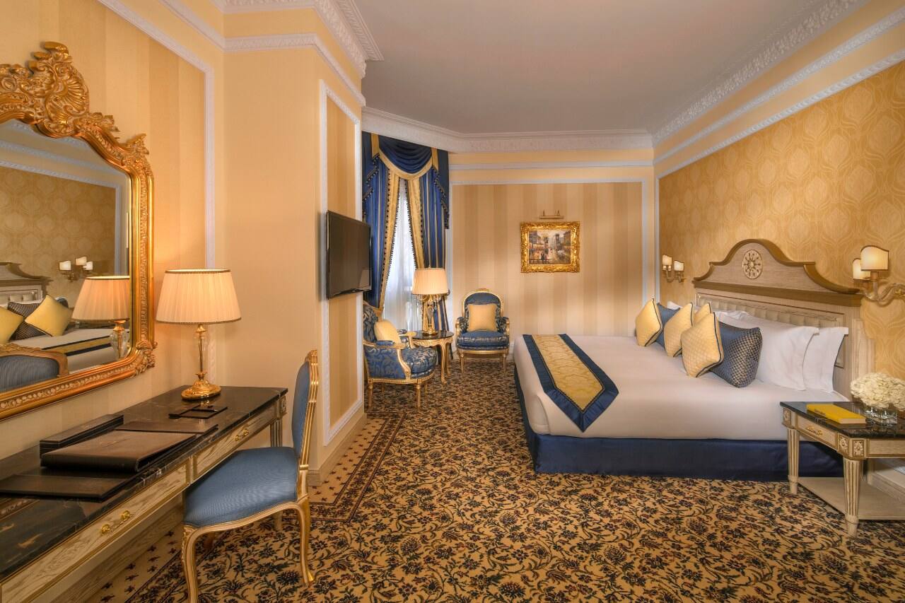 royal rose luxury suite