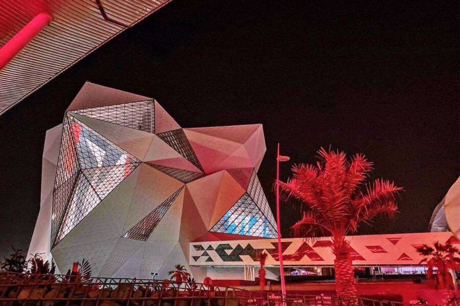 clymb in abu dhabi at night time 