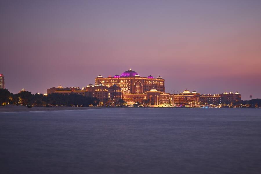 emirates palace by night