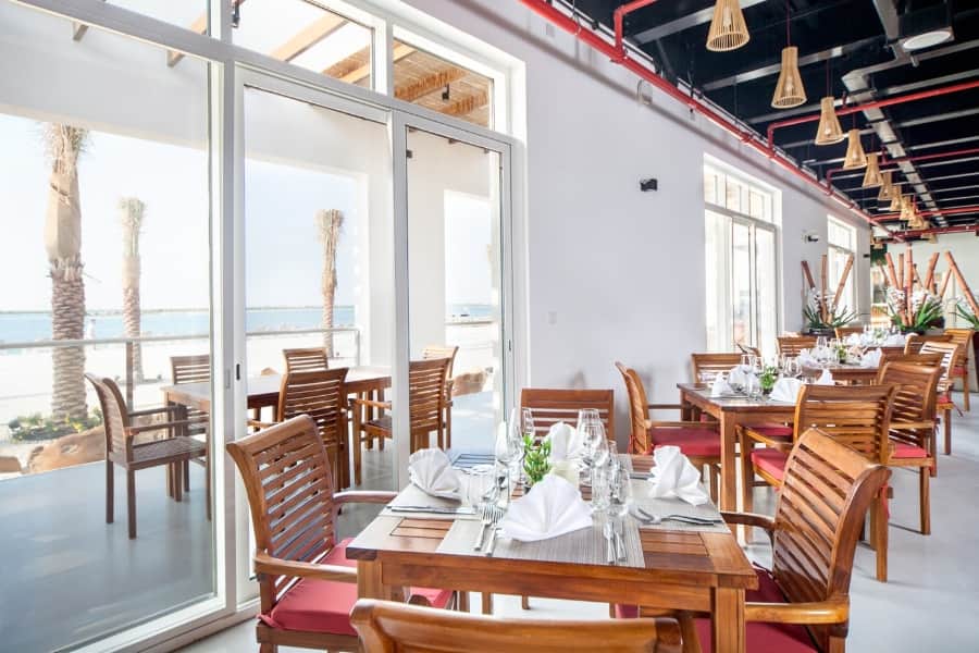 dining with a view of the sea