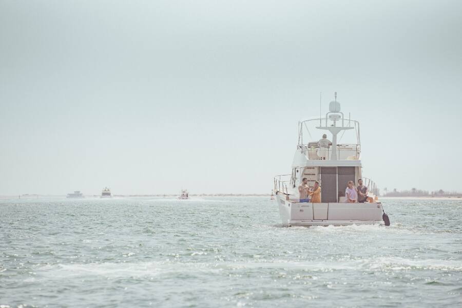 boat tour abu dhabi