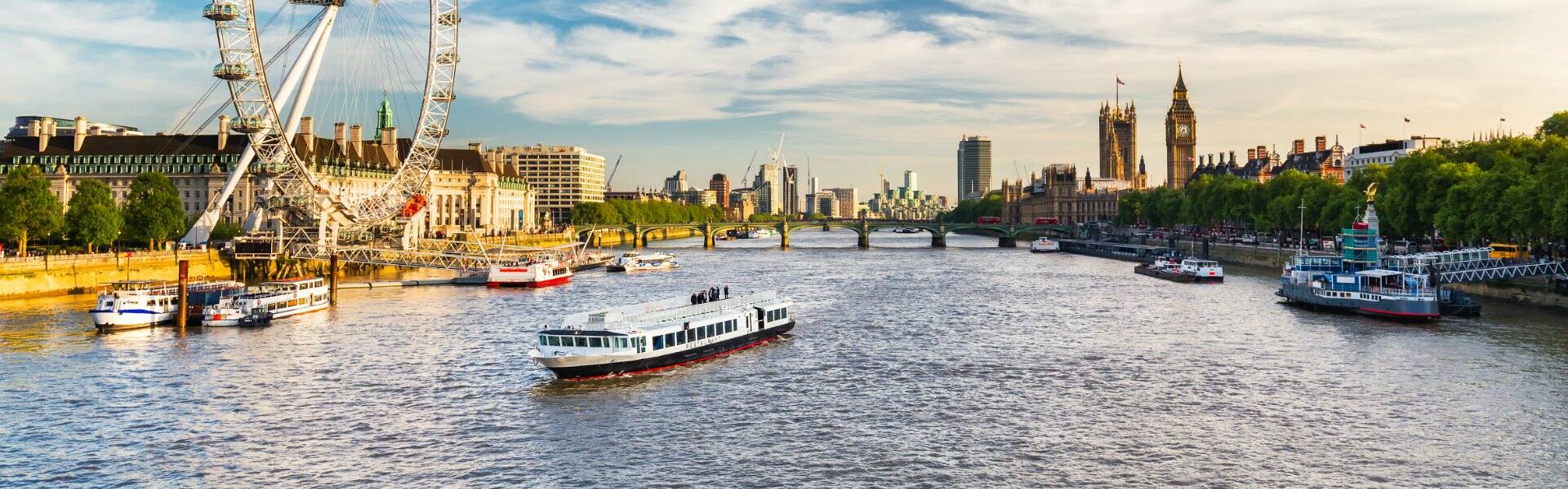 view of river thames in london 
