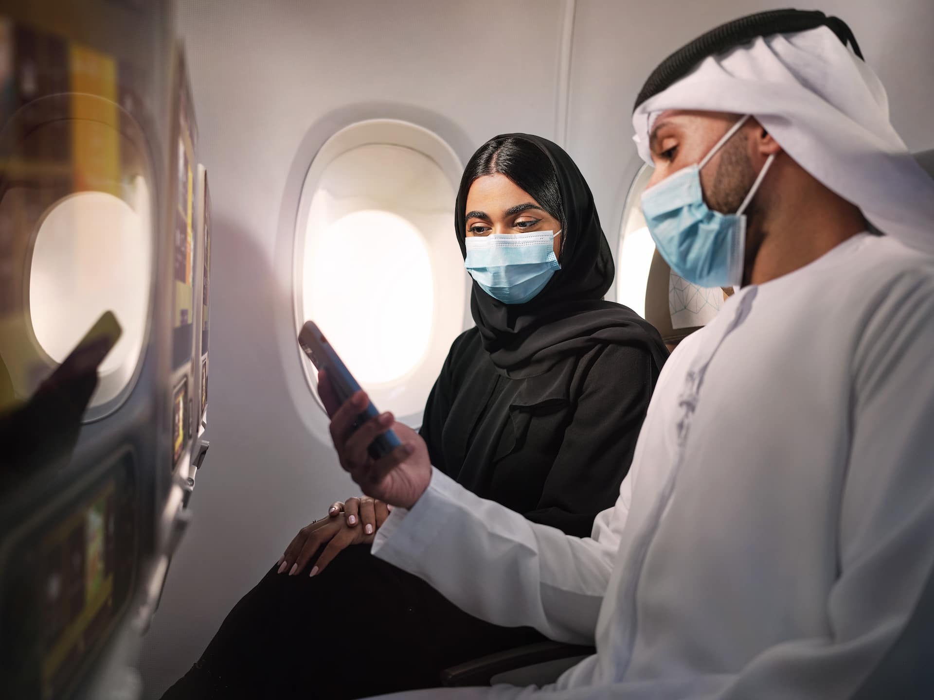 emirati-couple-flying-with-etihad-eirways