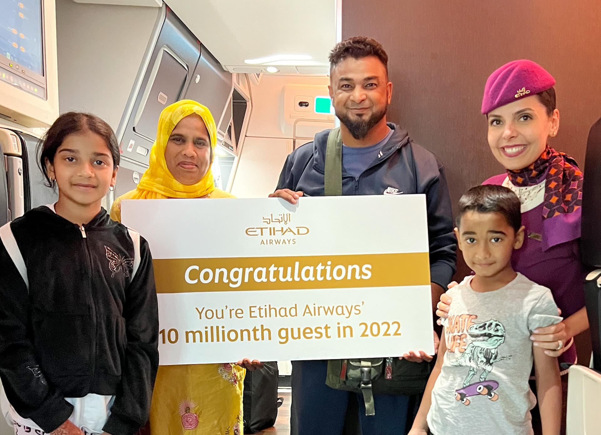 Etihad Airways celebrates flying 10 millionth passenger in 2022
