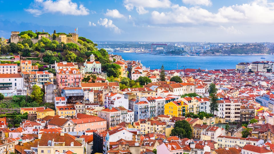 Olá Lisbon! Etihad announces new flights to Portugal and other exciting summer destinations